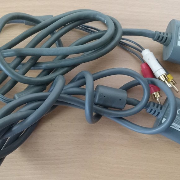 Xbox 360 AV Cables For 360 Slim & Original Console - Picture 2 of 2